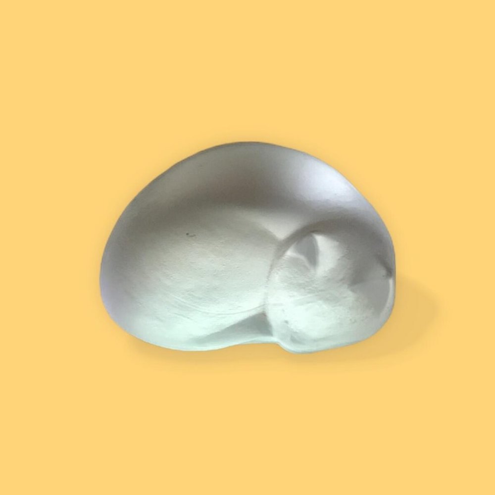 Kitty Cat Curled up Sleeping frosted paperweight (not sure if it's glass) - Picture 9 of 9